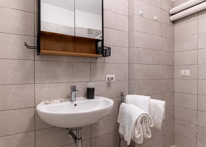 Luca Flat - Tiburtina Train Station & Wi-fi Apartamento *